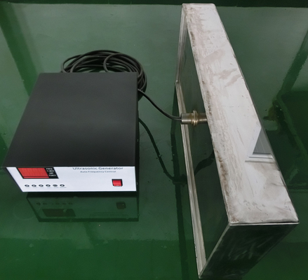กล่องโลหะ 20KHZ Immersible Ultrasonic Transducer สำหรับทำความสะอาดหรือแยก