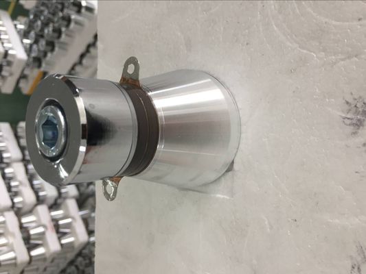 อลูมิเนียม 120khz ทรานสดิวเซอร์พลังงานอัลตราโซนิกสำหรับทำความสะอาด